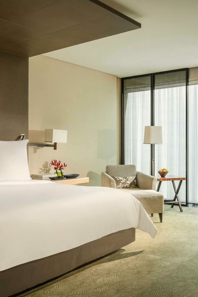 Four Seasons Hotel Tokyo At Marunouchi bedroom