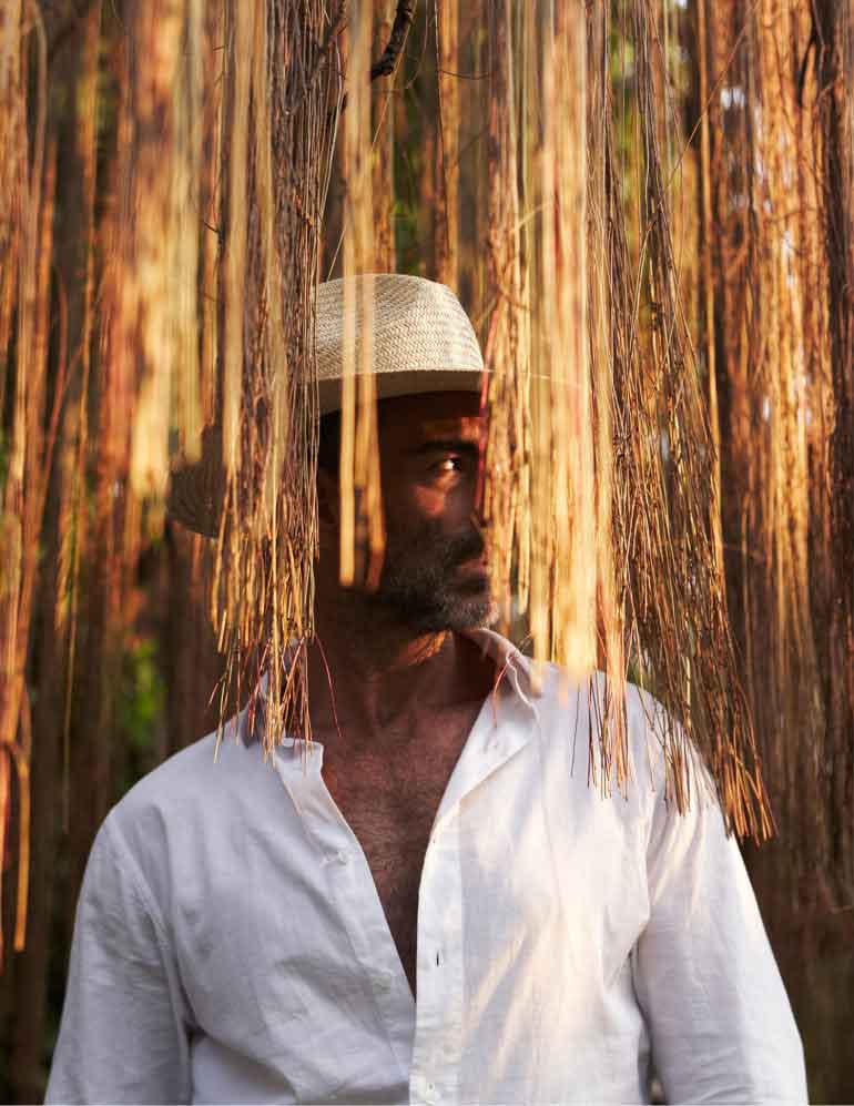 Linen shirts & trousers AGAIN & AGAIN vintage store; Panama hat Borsalino