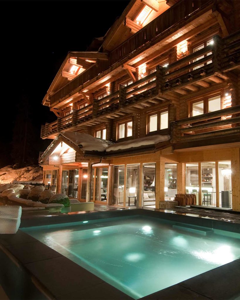 Outdoor whirlpool at Virgin Limited Edition, The Lodge, Verbier, Switzerland