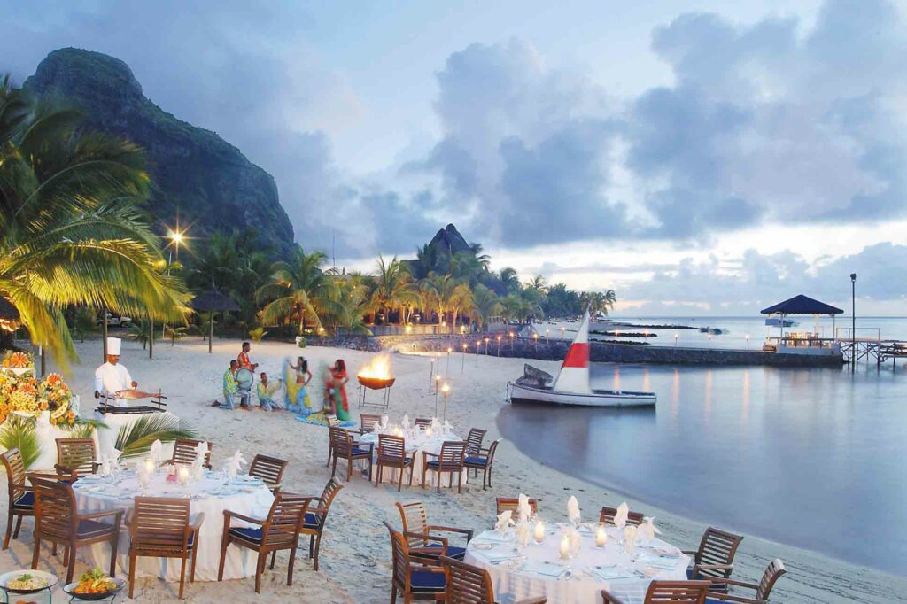 Paradis Beachcomber Resort & Spa, Mauritius beachfront dinner