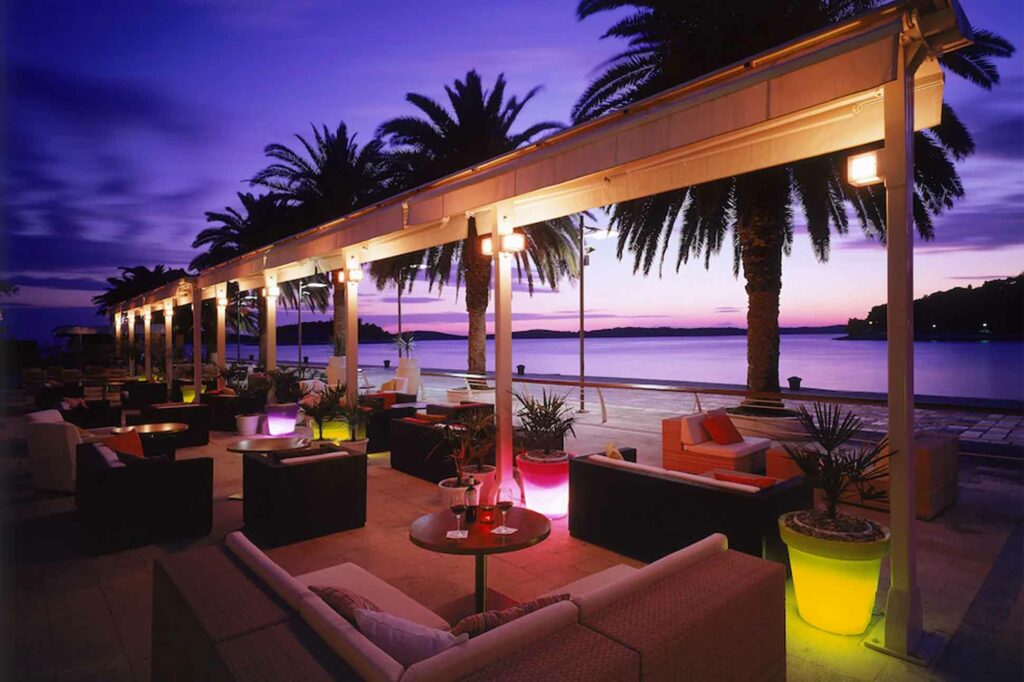Riva, Hvar Yacht Harbour Hotel bar