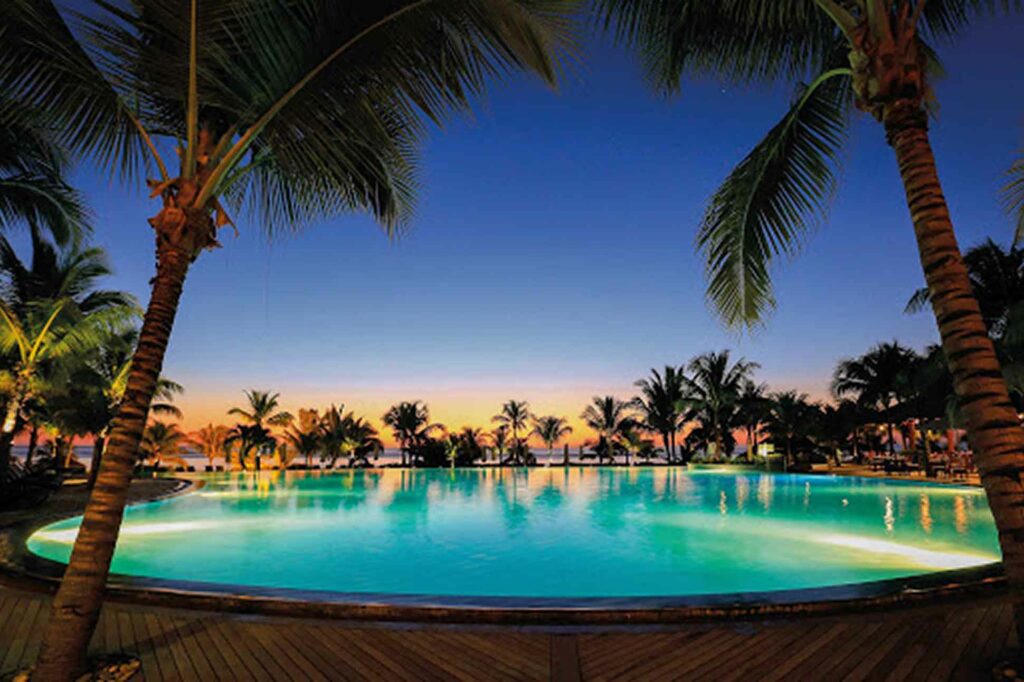 Beachcomber Victoria Resort & Spa, Mauritius sunset over the pool