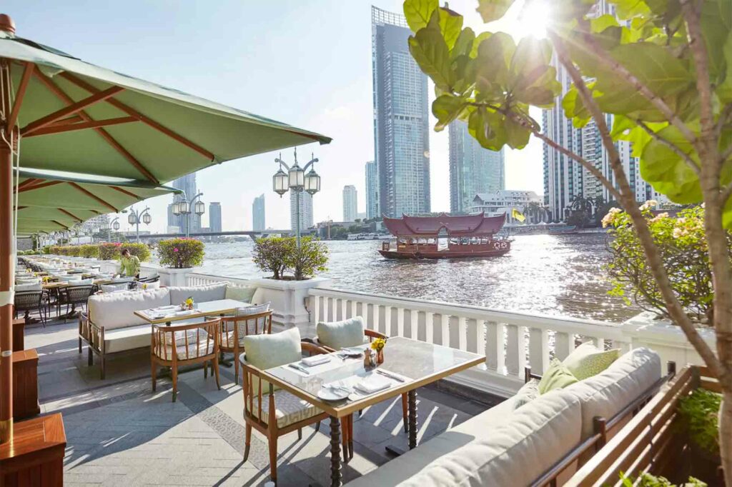 Dinner with a view – A luxurious restaurant with the Chao Phraya River flowing beside it