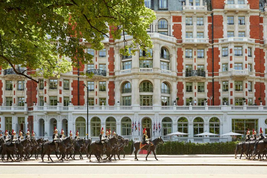 Mandarin Oriental Hyde Park London with horseguards