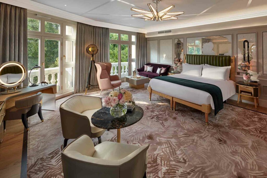 Mandarin Oriental Hyde Park London Suite bedroom