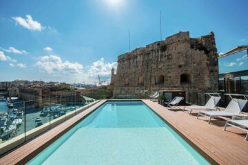 Cugo Gran Macina Grand Harbour pool