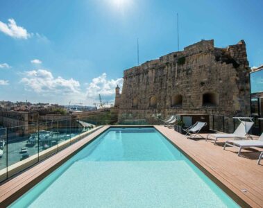 Cugo Gran Macina Grand Harbour pool