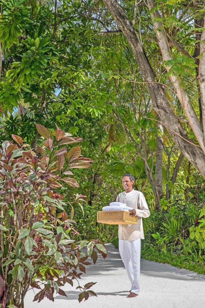 A Kuwaanu butler in the Maldives