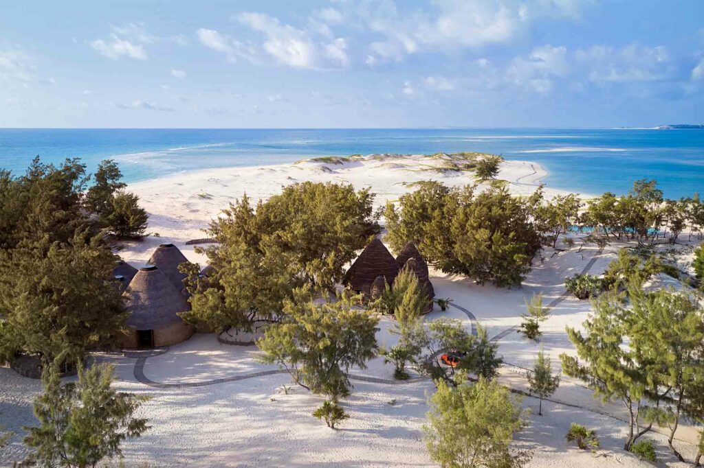 The coast off Kisawa Sanctuary, Benguerra, Bazaruto archipelago, Mozambique