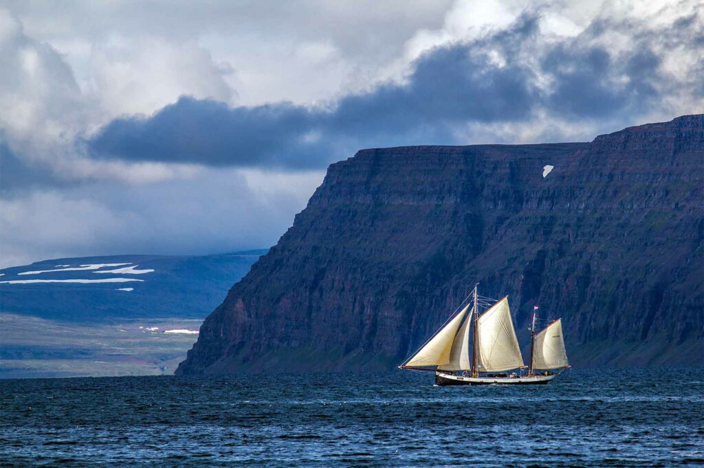 A sailing yacht, MYBA, The Worldwide Yachting Association