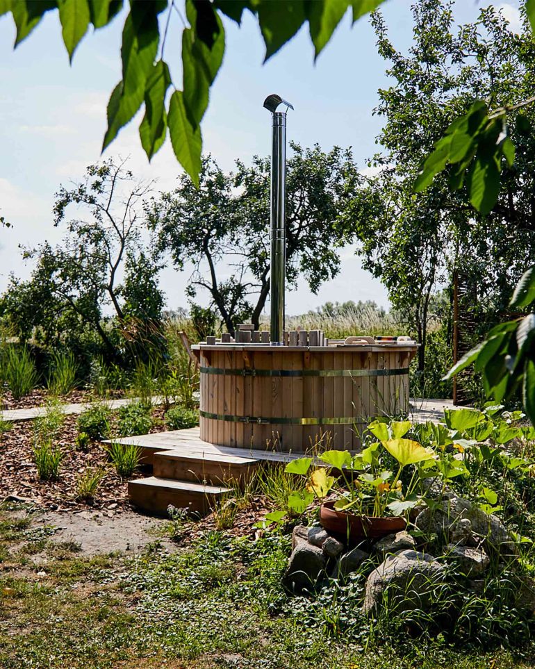 An outdoor bathtub at Hof Flieht, Uckermark, Germany