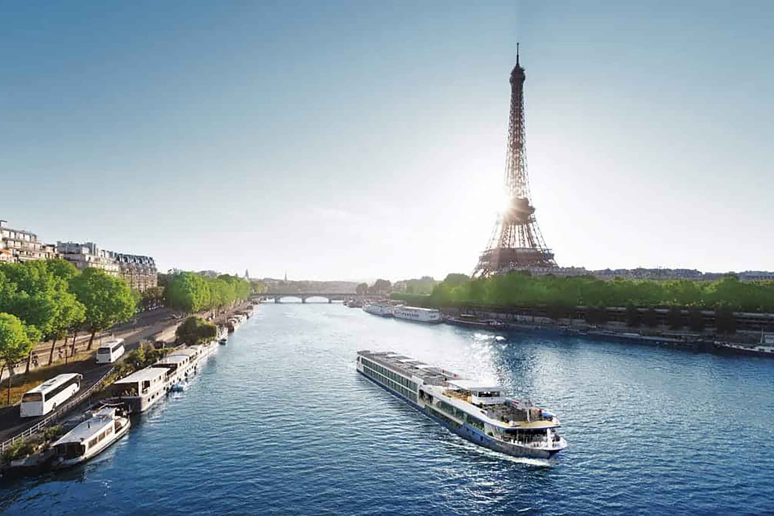 Avalon Waterways afloat in Paris