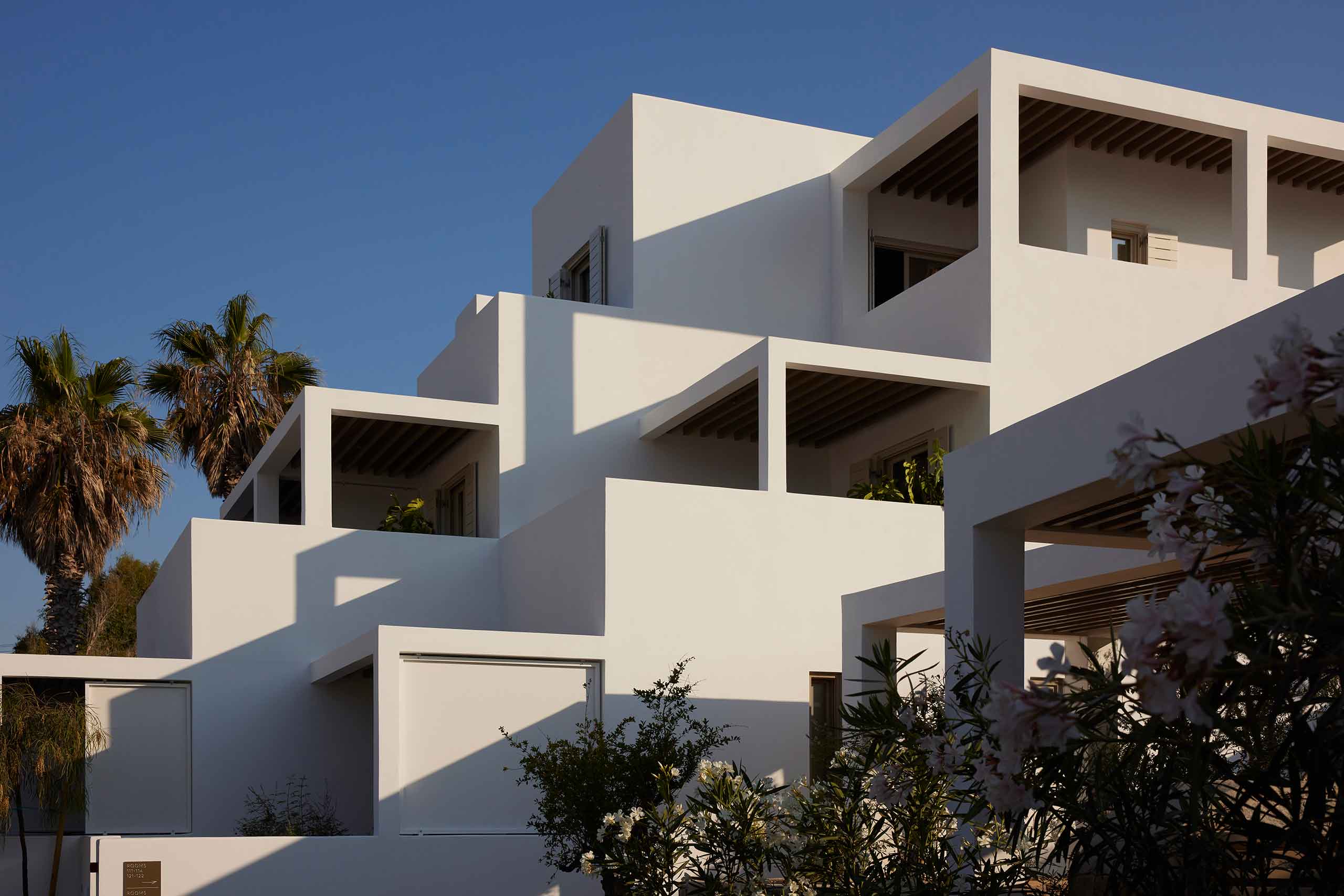 Exterior view of Avant Mar, Paros, Greece