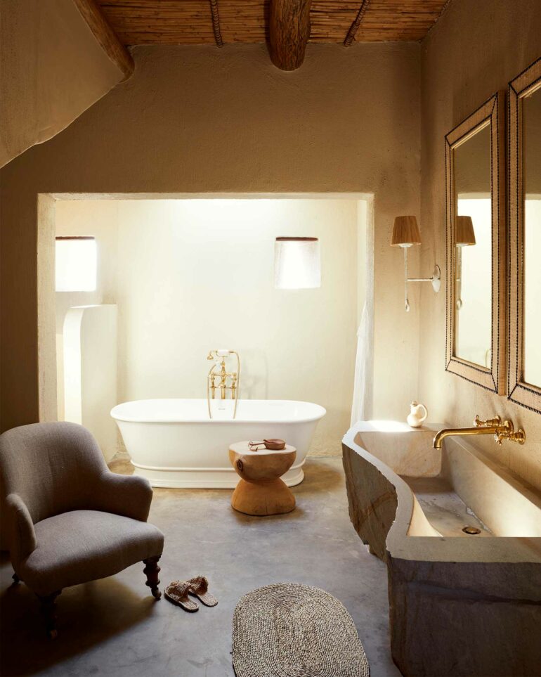 A bathtub at Sterrekopje, Franschhoek, South Africa