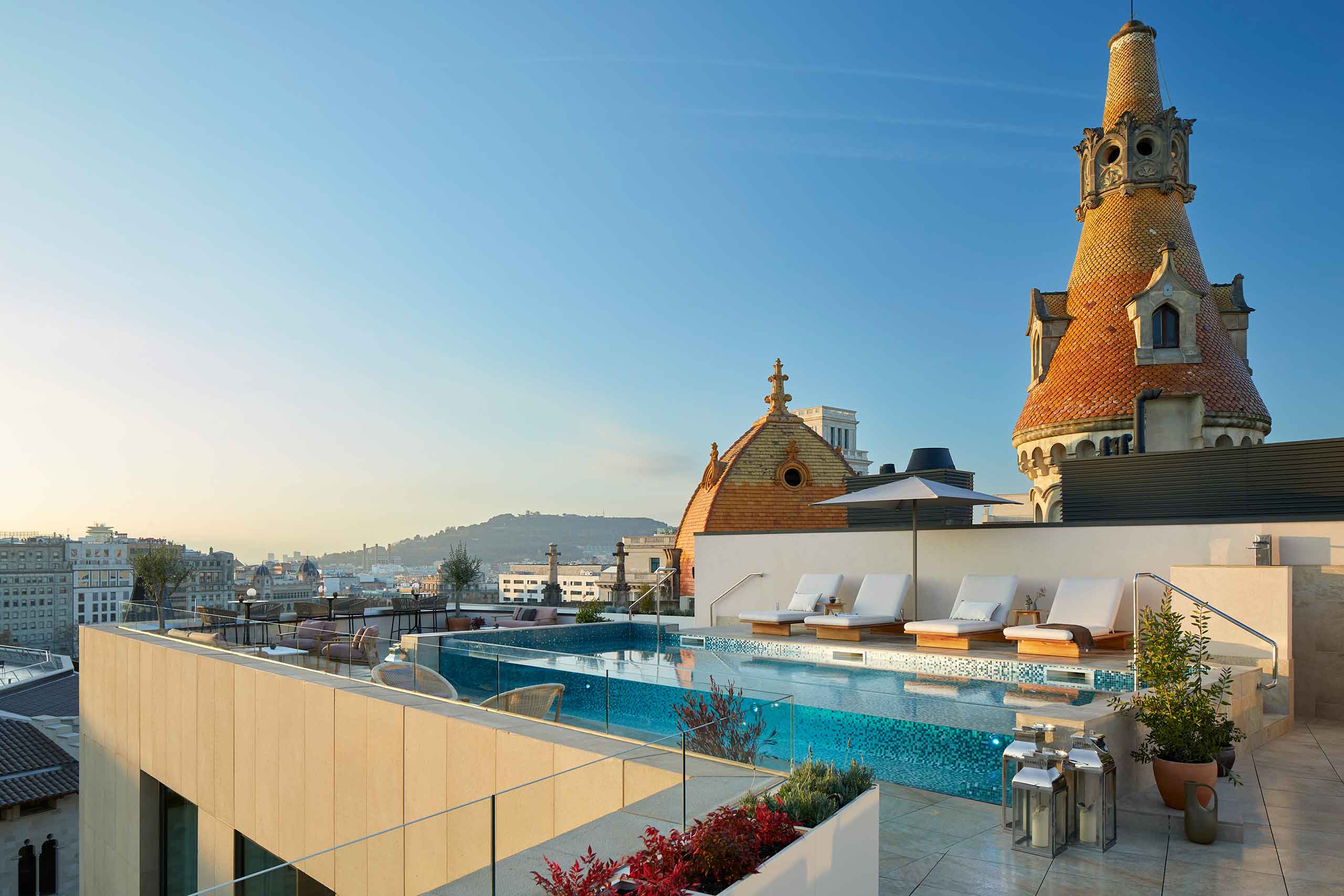 ME Barcelona rooftop pool