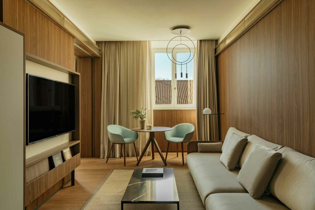 Palazzo Cordusio Gran Meliá suite living space