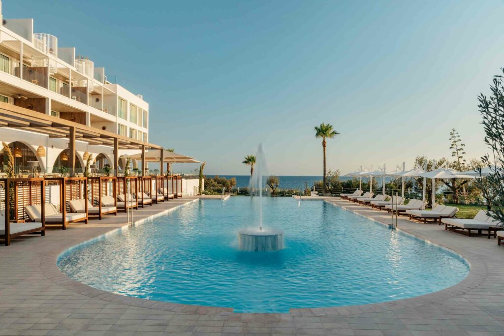 Villa le Blanc Gran Melia pool deck