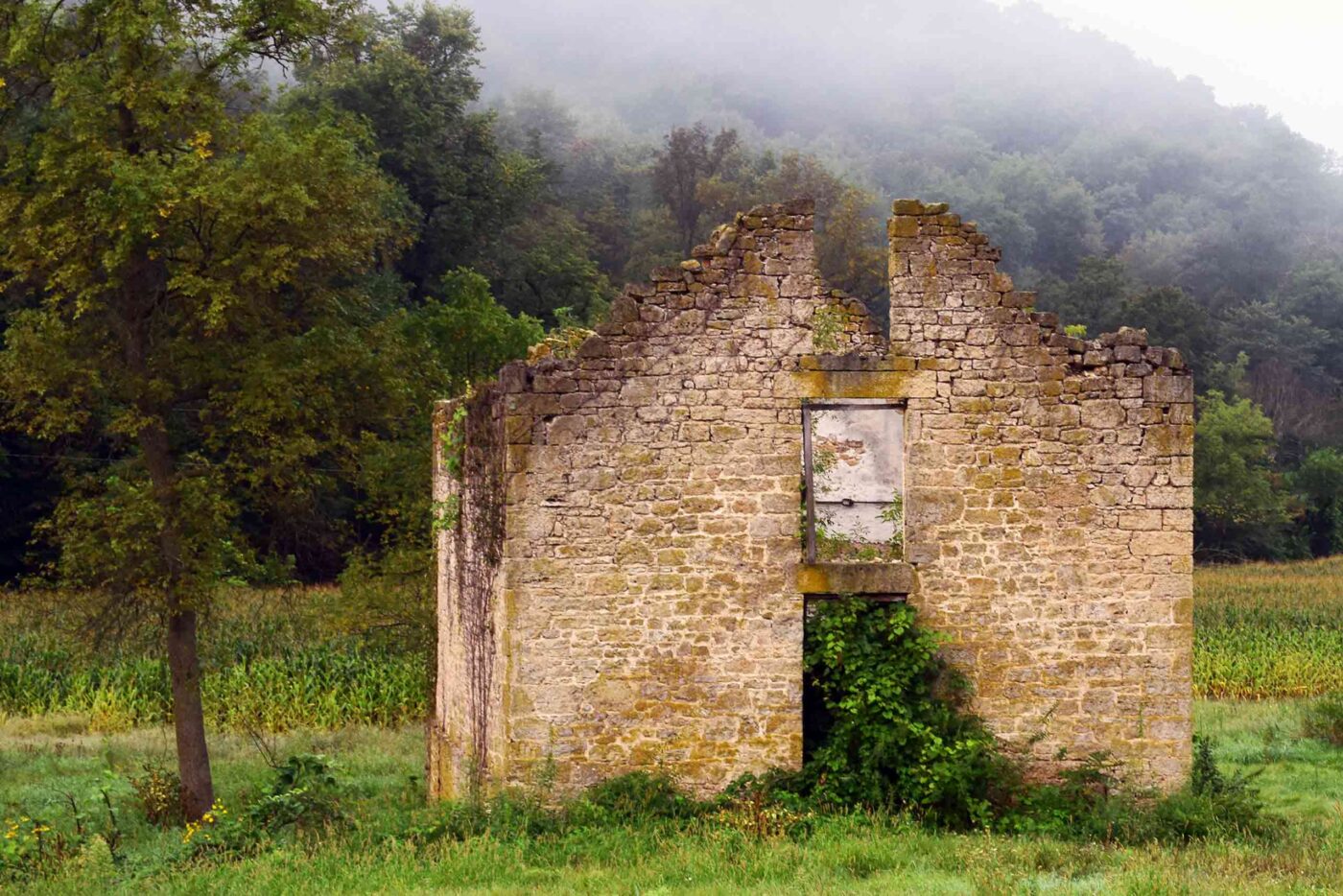 A photograph by Geoffrey Mikol of River Bend Gallery, Galena, Illinois, USA