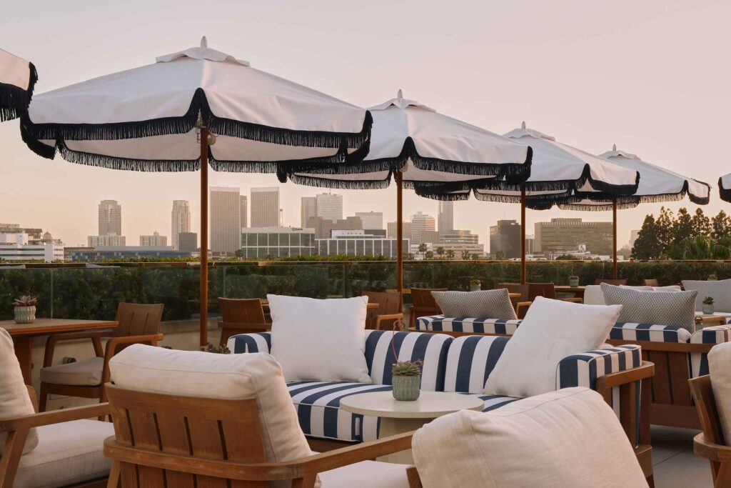 Poza rooftop bar Beverly Hills
