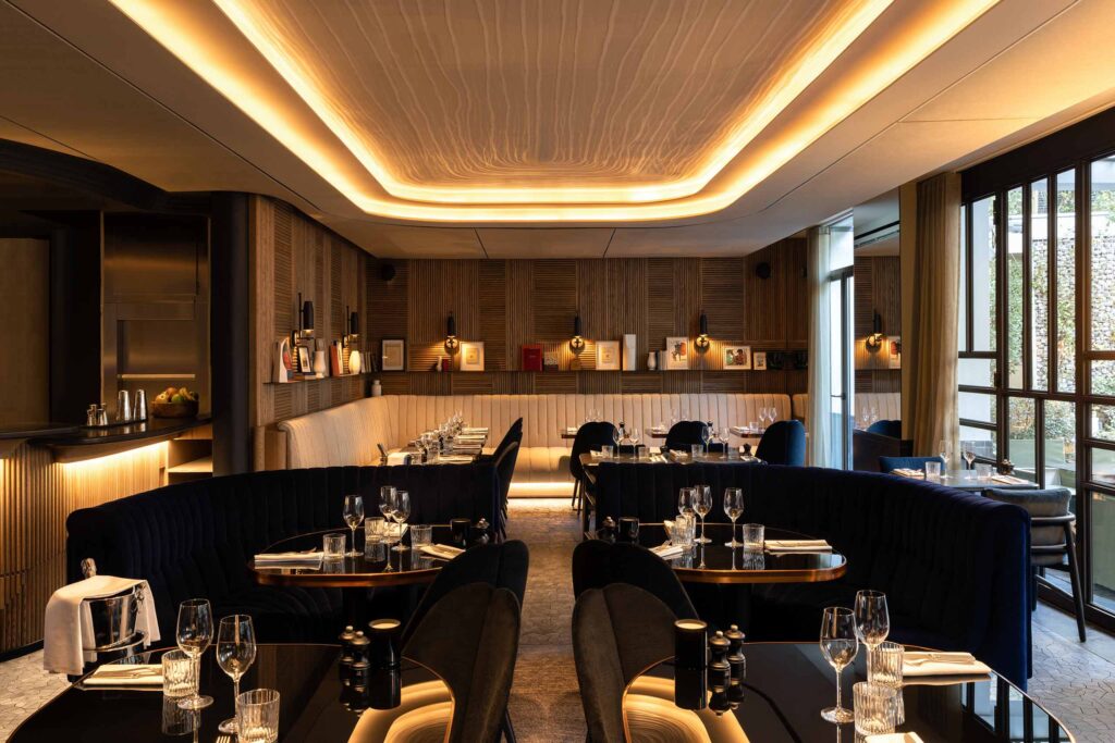 Breakfast space at Hôtel Dame des Arts, Paris, France