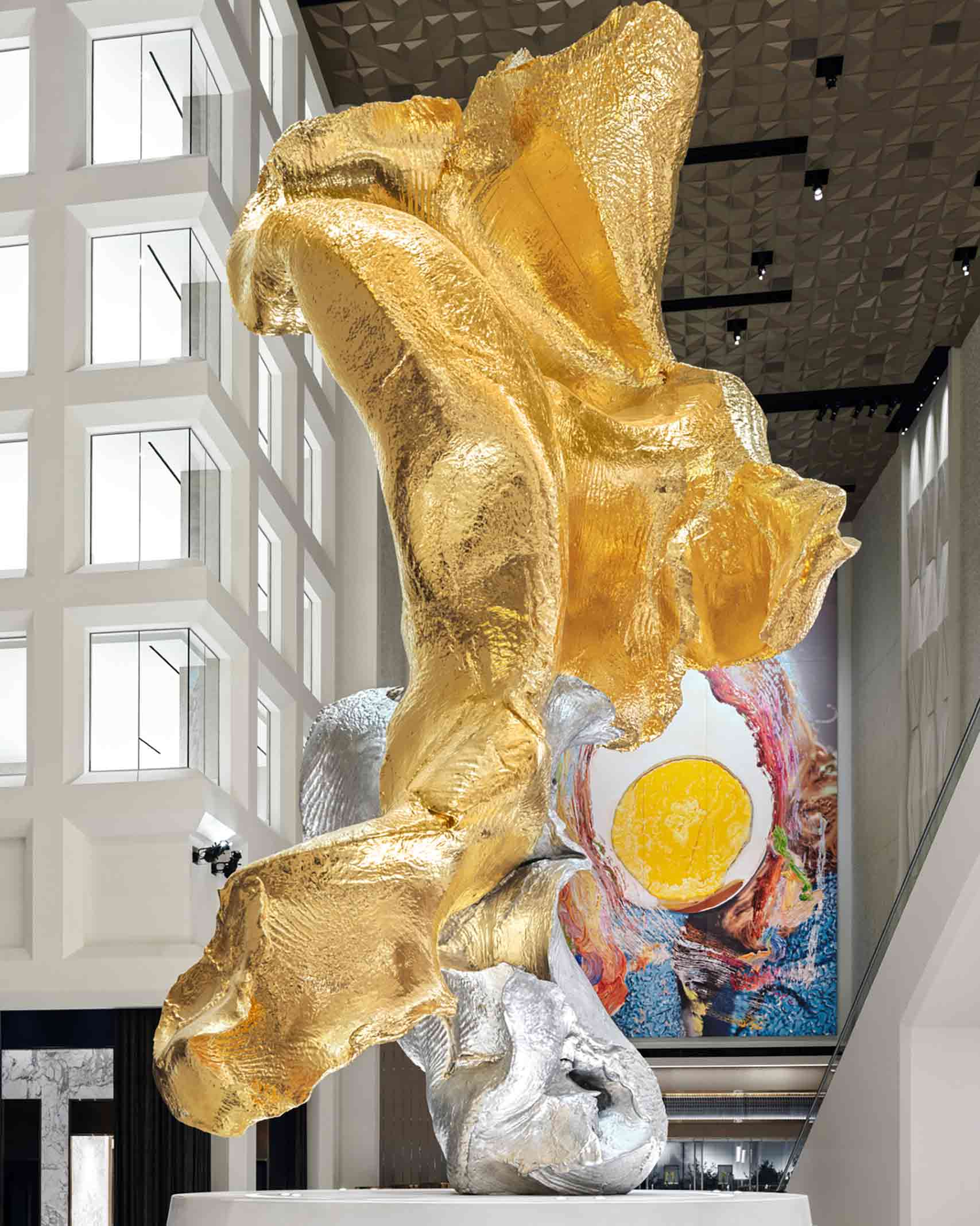Uri Fischer's gargantuan gold sculpture