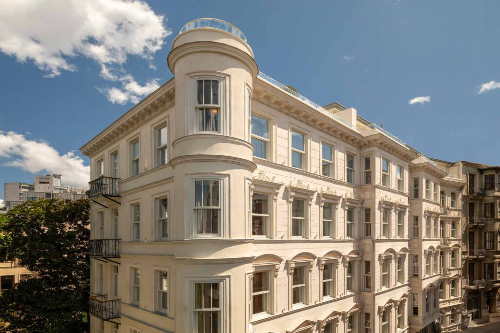 Neoclassical facade of a building in Istanbul, Türkiye